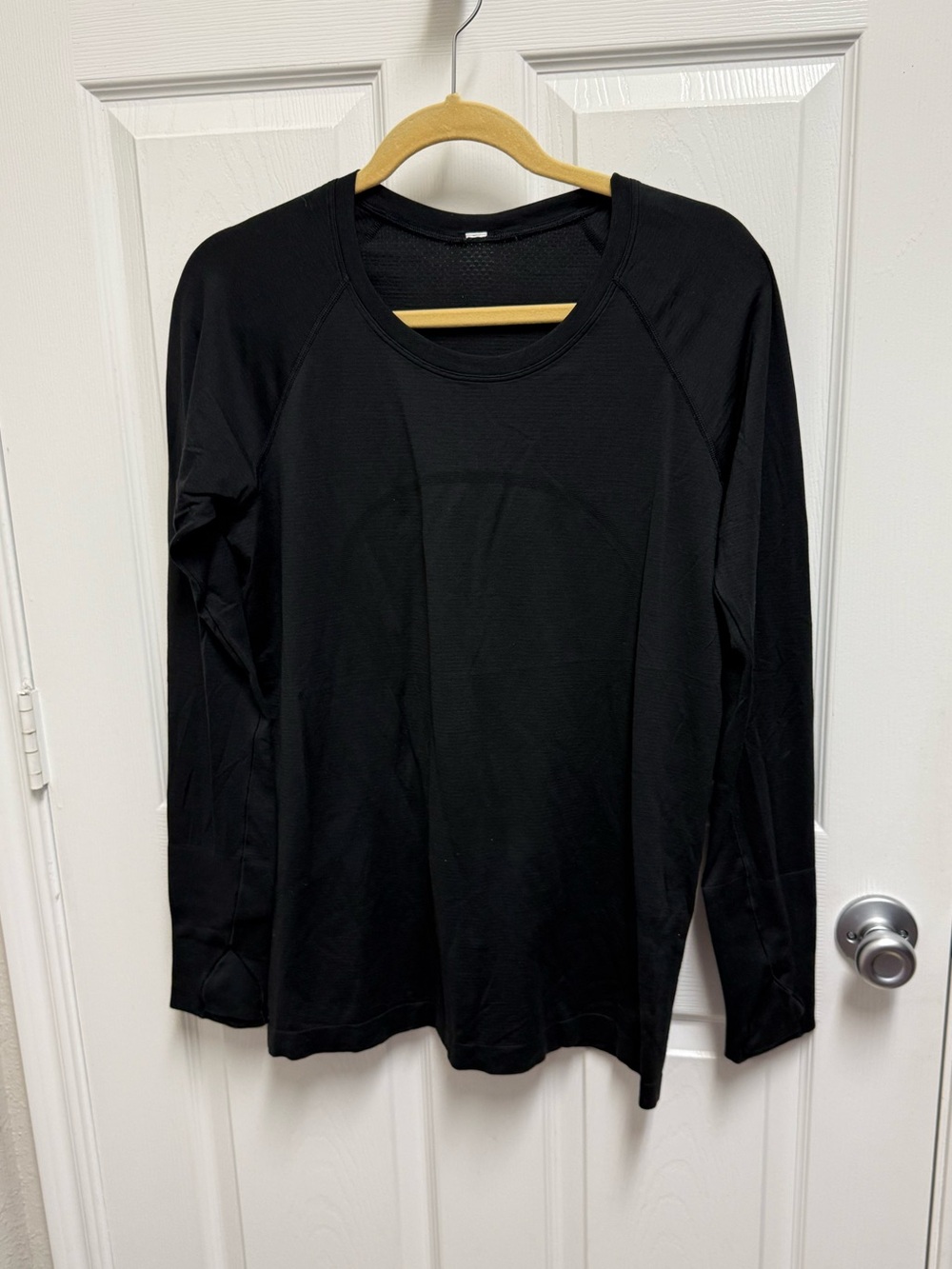 Lululemon Black Longsleeve Swiftly